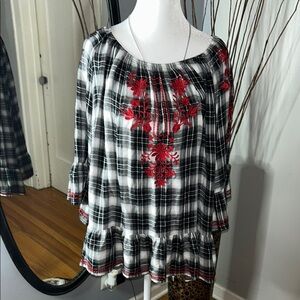 Fever Black and White Ruffled 3/4 Sleeve Blouse